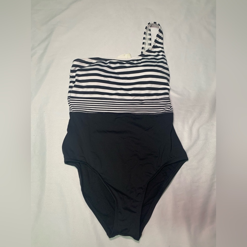 Women’s Tommy Bahama swimsuit Size 6 NWT